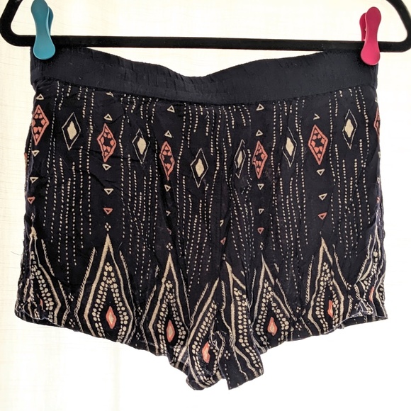 Roxy elastic waist print shorts - Picture 3 of 5